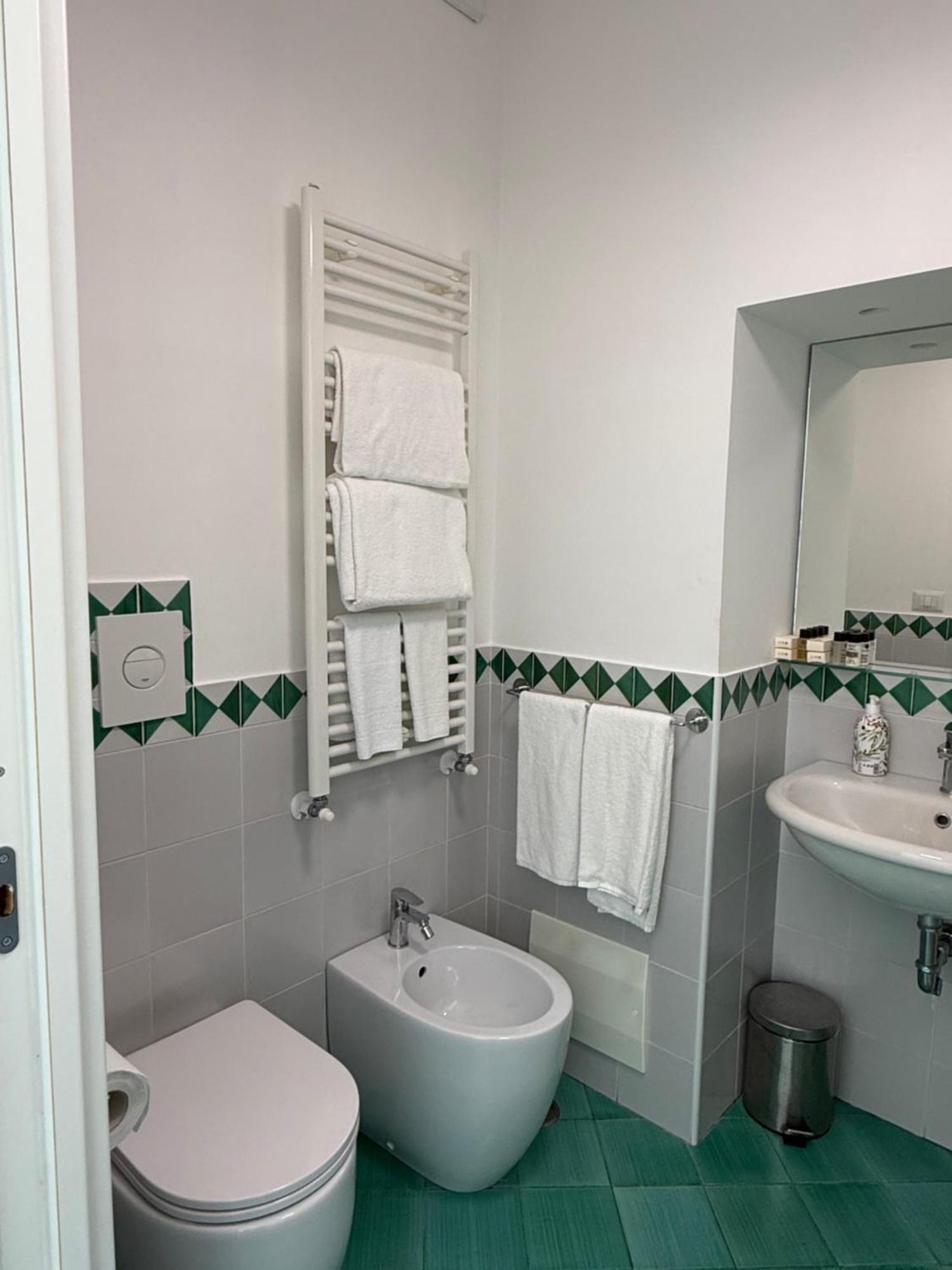Casa Gabriella - Amalfi Coast - Free Parking - Full Sea View Villa Vietri Buitenkant foto